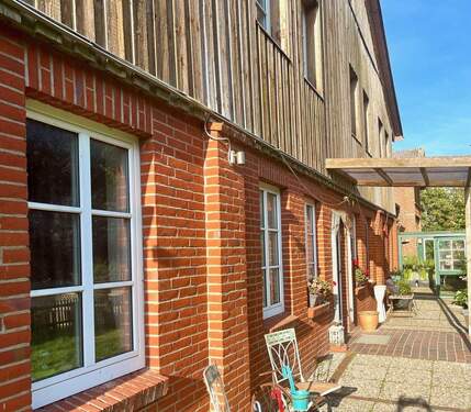 Eingangsbereich / Terrassen - 2 Zimmer Mehrfamilienhaus, Wohnhaus in Tetenbüll