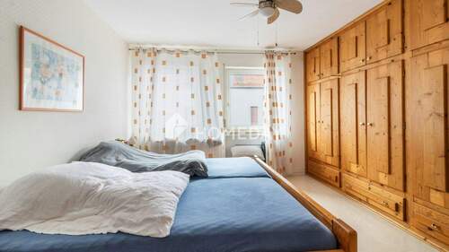 1. OG Schlafzimmer 1 - 