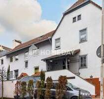 Gepflegtes Mehrfamilienhaus mit vier Wohnungen, Restaurant, Terrasse und Hof in Sulzbach am Main