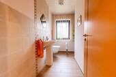 Gäste Toilette EG (Dusche möglich) - 