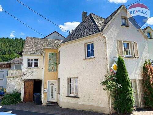 03a Seitenansicht li - 6 Zimmer Einfamilienhaus in Geilnau