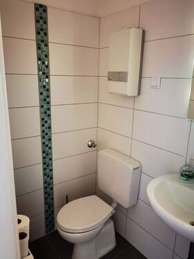 DU Bad auswahl - Mehrfamilienhaus, Wohnhaus zum Kaufen in Düsseldorf - Bezirk 1