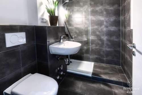 Modernes Badezimmer - 3 Zimmer Etagenwohnung in Garching bei München