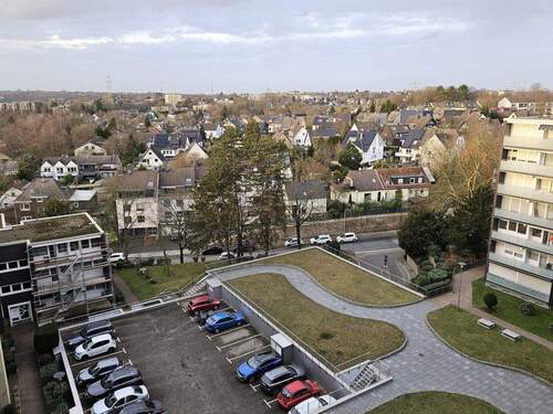 Blick Küche - 2 Zimmer Etagenwohnung zum Kaufen in Essen