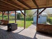 Rechte DHH: Überdachte Terrasse - 