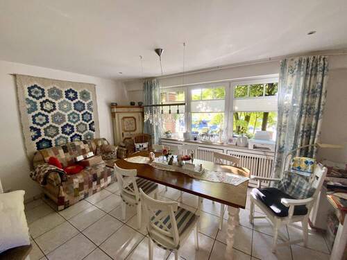 direkt angrenzendem Esszimmer - 