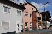Hausansicht.jpg (2) - ***Vielseitig nutzbares Wohn-und Geschäftshaus in Eichendorf***