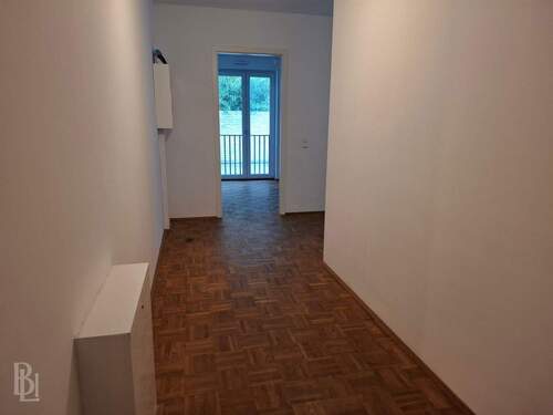 Flur - 2 Zimmer Etagenwohnung zum Kaufen in Berlin