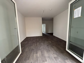 Blick ins Wohnzimmer - Einziehen & Wohlfühlen - Frisch sanierte 4-Raum-Wohnung mit Flair