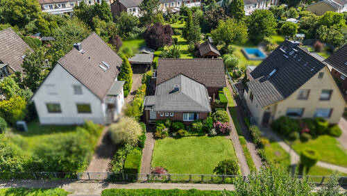 Ansicht - 6 Zimmer Einfamilienhaus in Hamburg / Meiendorf