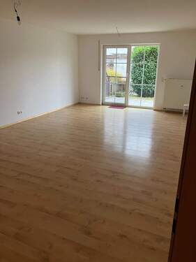 Wohnzimmer - Terrassenwohnung mit 85,00 m² in Haag in Oberbayern zum Kaufen