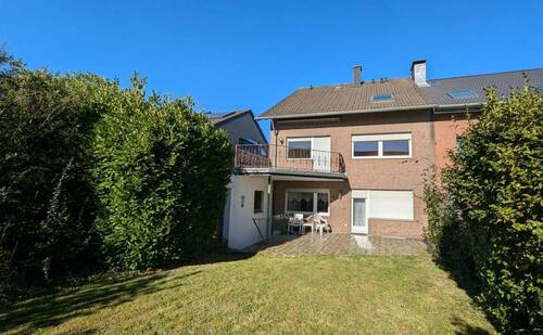 Hausansicht hinten - 9 Zimmer Doppelhaushälfte in Aachen-Brand