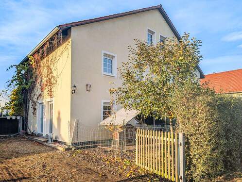 Seitenansicht Haupthaus - 8 Zimmer Einfamilienhaus in Naunhof