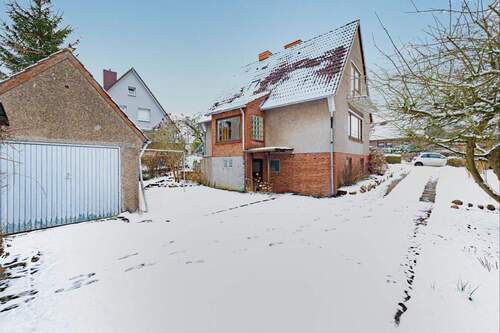 Außen - Zuwegung & Garage - Einfamilienhaus mit 83,00 m&sup2; in Heikendorf zum Kaufen