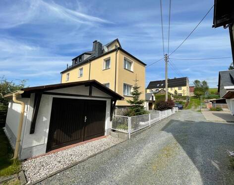 Zufahrt Straße /zweite Garage - 