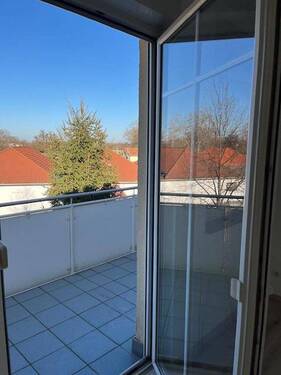 Vom Wohnzimmer zum Balkon - Etagenwohnung mit 76,00 m&sup2; in Leipzig zur Miete