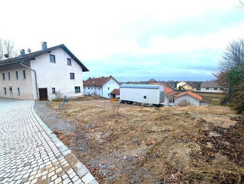 Separates Baugrundstück - 9 Zimmer Mehrfamilienhaus, Wohnhaus zum Kaufen in Metten