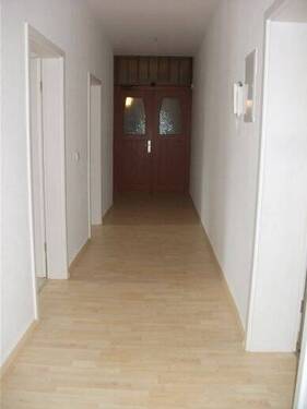 Flur - 3 Zimmer Etagenwohnung zur Miete in Chemnitz