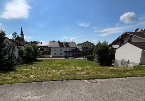 Bild1 - Großes Baugrundstück in guter Lage