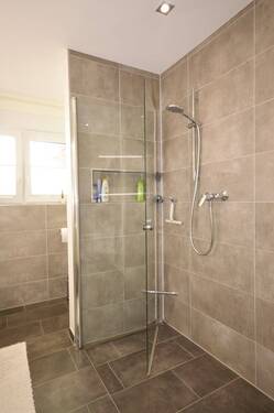 E1-ebenerdige Dusche - 