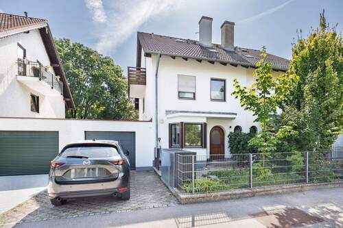 Außenansicht - 7 Zimmer Doppelhaushälfte zum Kaufen in München