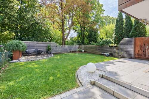 Garten mit Südost Ausrichtung - 7 Zimmer Doppelhaushälfte in München