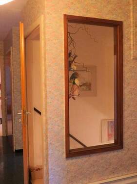 Flur, Garderobe, Treppenabgang - 