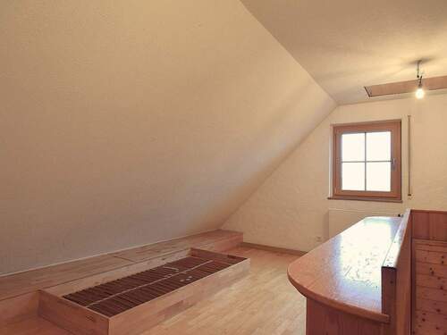 2.OG: Bettkasten DSC.JPG - 