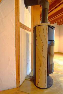 1.OG: Schwedenofen mit Wassertasche DSC.JPG - 7 Zimmer Mehrfamilienhaus, Wohnhaus in Böbingen an der Rems