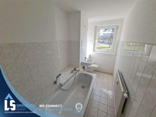 Bad - 1 Zimmer Etagenwohnung in Parey