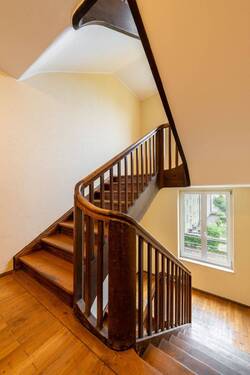 Treppenhaus - 1 Zimmer Etagenwohnung zum Kaufen in München