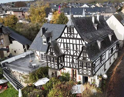 Bild 3 - 9 Zimmer Mehrfamilienhaus, Wohnhaus in Kröv