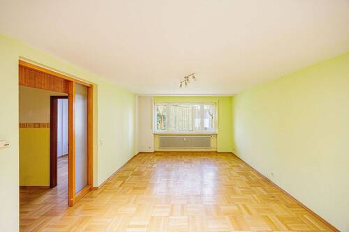 Wohnzimmer - 6 Zimmer Einfamilienhaus zum Kaufen in Fellbach