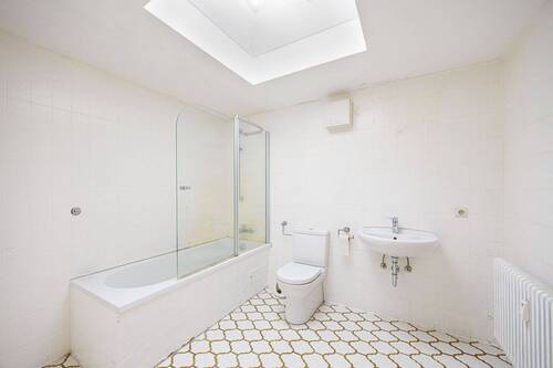 Badezimmer - Einfamilienhaus mit 162,80 m&sup2; in Fellbach zum Kaufen