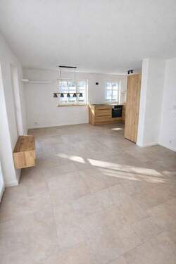 Wohn- und Essbereich - 4 Zimmer Etagenwohnung zum Kaufen in Eggstätt