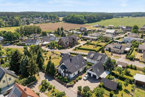 Blick aufs Grundstück in der Dorfgemeinschaft - 