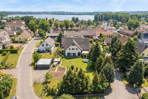 Blick auf den See und Grundstück - 7 Zimmer Einfamilienhaus in Schwielochsee