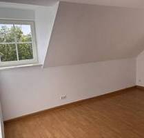 Dachgeschosswohnung mit hellen Räumen in Lobstädt