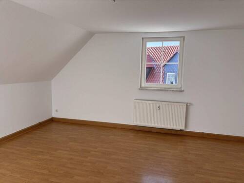 Wohnzimmer - 3 Zimmer Etagenwohnung zur Miete in Lobstädt