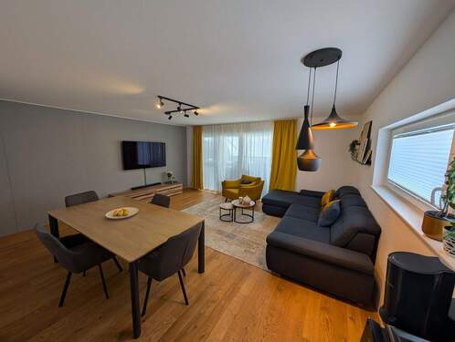 Wohnzimmer Bild 2 - 4 Zimmer Etagenwohnung zum Kaufen in Lörrach