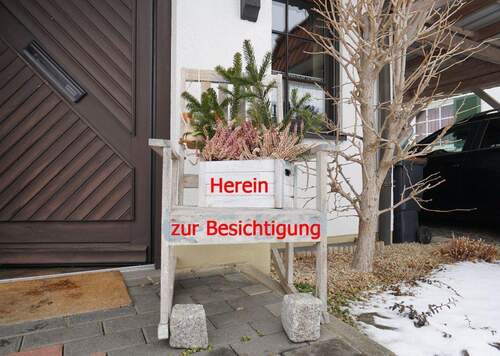 Hauseingang - 5 Zimmer Doppelhaushälfte zum Kaufen in Klipphausen / Röhrsdorf