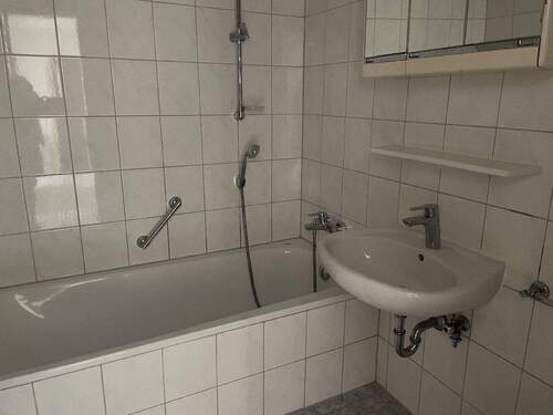 Ihr Bad - Etagenwohnung mit 52,00 m&sup2; in Kaufering zur Miete