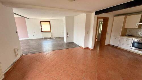 Wohn-/Esszimmer mit Küche - 3 Zimmer Doppelhaushälfte in Sörup