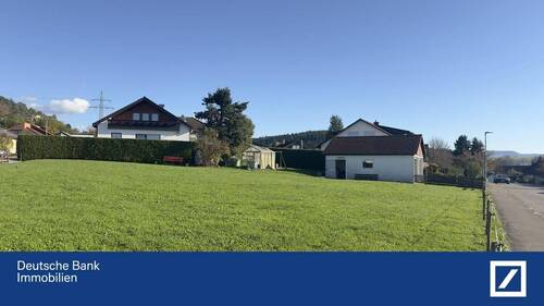 Blick von N - Doppelgarage - DBI - RALF PAVALETZ - Wunderschönes Baugrundstück mit Doppelgarage - Rottweil-Neufra ca. 580 m²