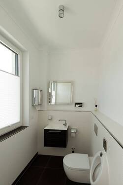 Gäste-WC - Beispiel - 4 Zimmer Mehrfamilienhaus, Wohnhaus in Teltow