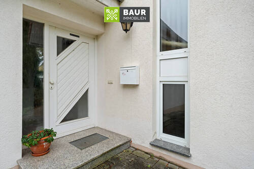 Haustür - 5 Zimmer Einfamilienhaus in Baindt