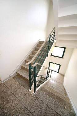 Treppenhaus - 2 Zimmer Etagenwohnung in Helbra