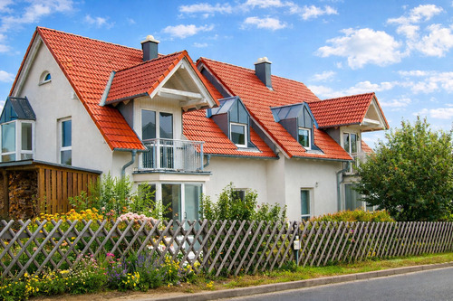 Hausansicht - Gepflegt & vermietet - Erdgeschoss 2-Raum ETW in Oberhermsdorf