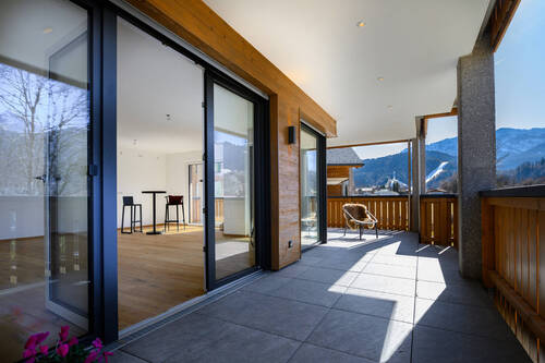 Überdachter Hauptbalkon mit Alpenblick! - 