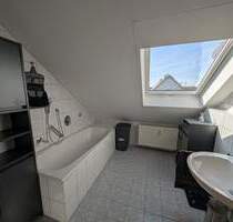 BJ 1997 - traumhafte & helle DG-Wohnung, Balkon, Garage - Bibertal Kissendorf